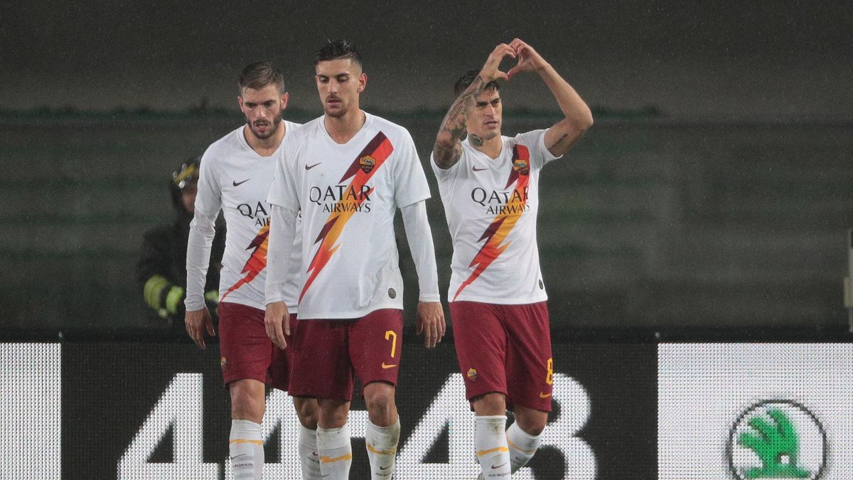 PAP/EPA / EMANUELE PENNACCHIO / Na zdjęciu: piłkarze AS Roma