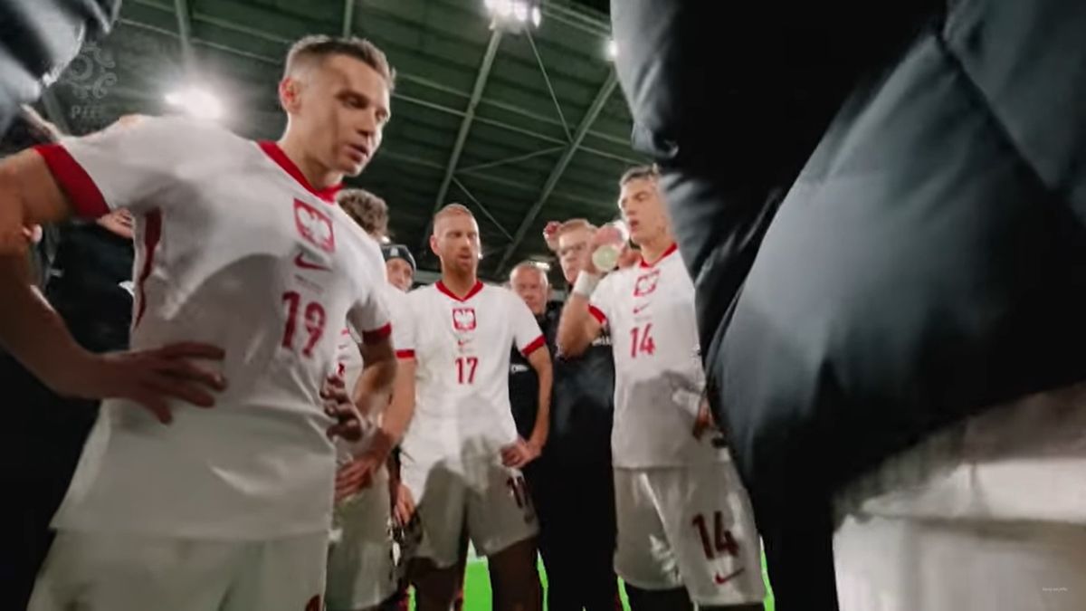 Zdjęcie okładkowe artykułu: YouTube / Łączy nas piłka / Na zdjęciu: reprezentanci Polski
