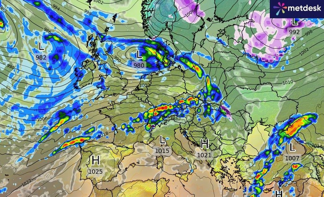 Opady deszczu nad Europą i Polską w poniedziałek wieczorem