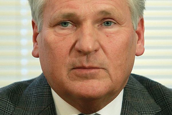 Aleksander Kwaśniewski i Pat Cox spotkali się z więzioną ...