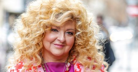 Magda Gessler w zjawiskowej stylizacji. Pomaga ukryć brzuch i "pelikany"