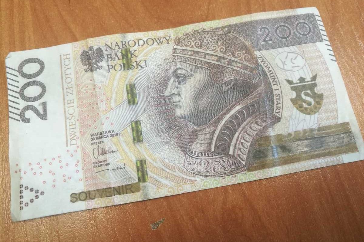 Fałszywy banknot 200 zł