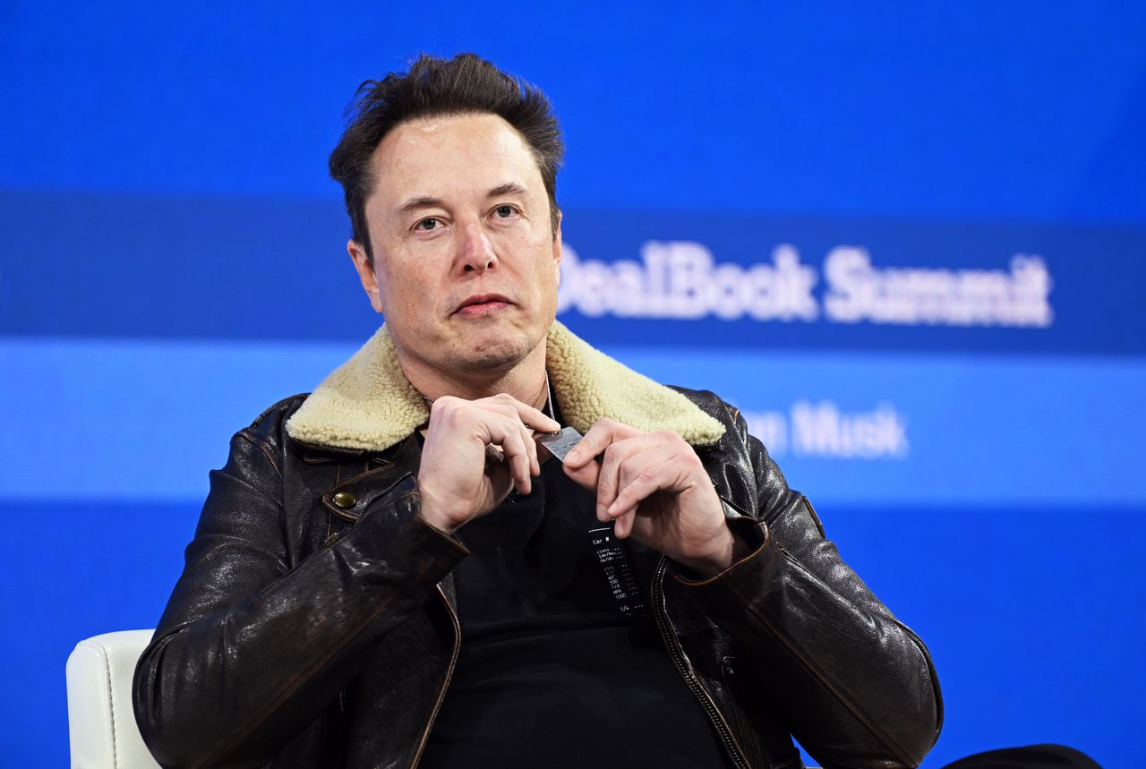 Tesla leci na łeb. Musk stracił więcej niż wynosi budżet Polski