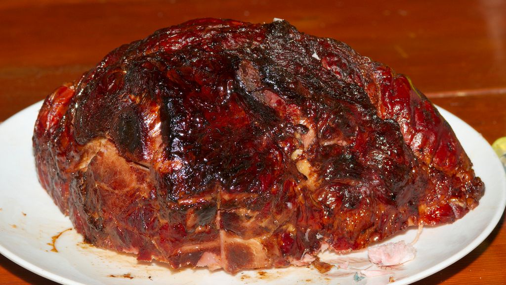 Pieczona peklowana szynka wieprzowa bez kości (samo mięso)