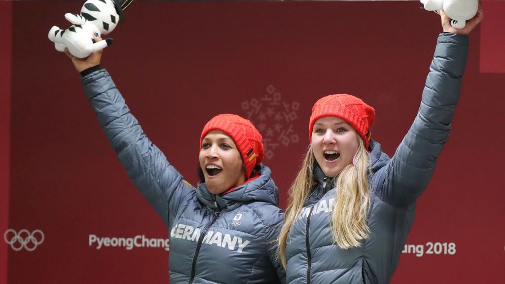 Getty Images / Alexander Hassenstein / Radość niemieckich bobsleistek ze złota w Pjongczangu - Mariamy Jamanki i Lisy Buckwitz
