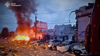 "Zmasowany atak trwał 12 godzin". Zełenski reaguje