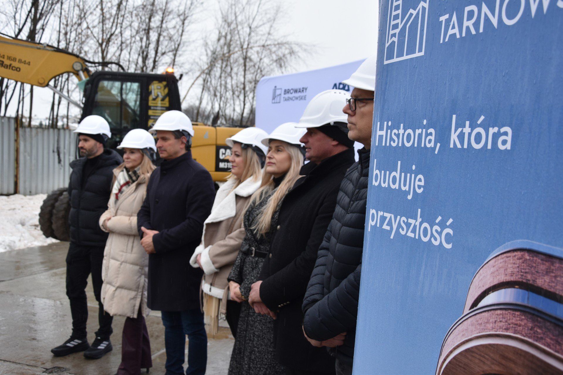 We wtorek (25 listopada) wbito symbolicznie pierwszą łopatę na rozpoczęcie inwestycji pod nazwą Browary Tarnowskie na działce pomiędzy ulicami Krakowską, Narutowicza i Bandrowskiego