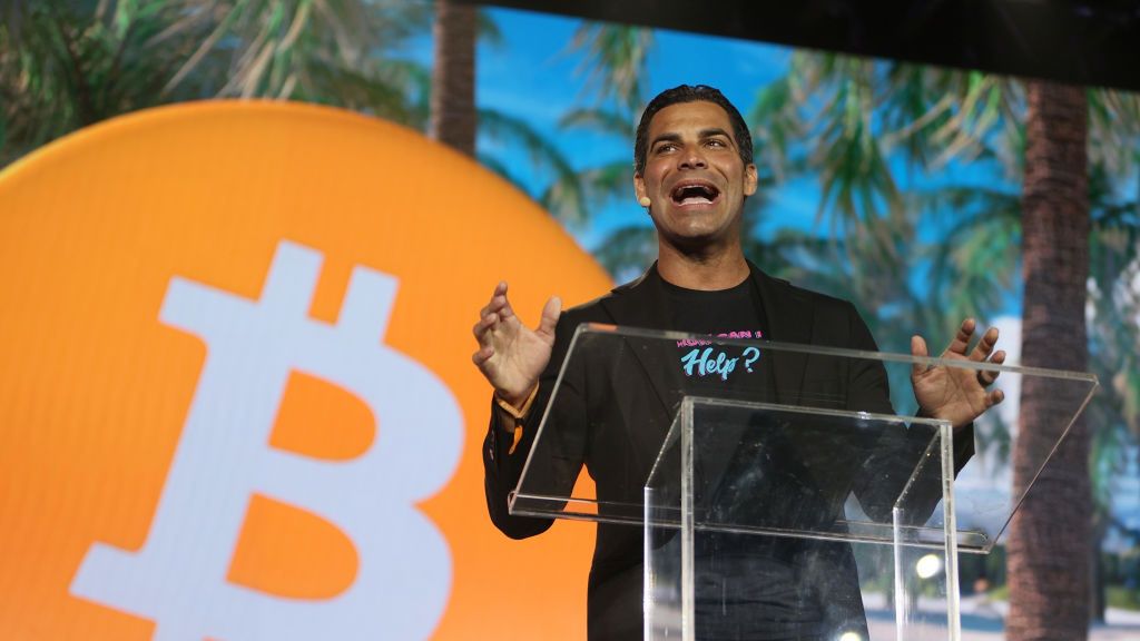Francis Suarez podczas konferecji Bitcoin