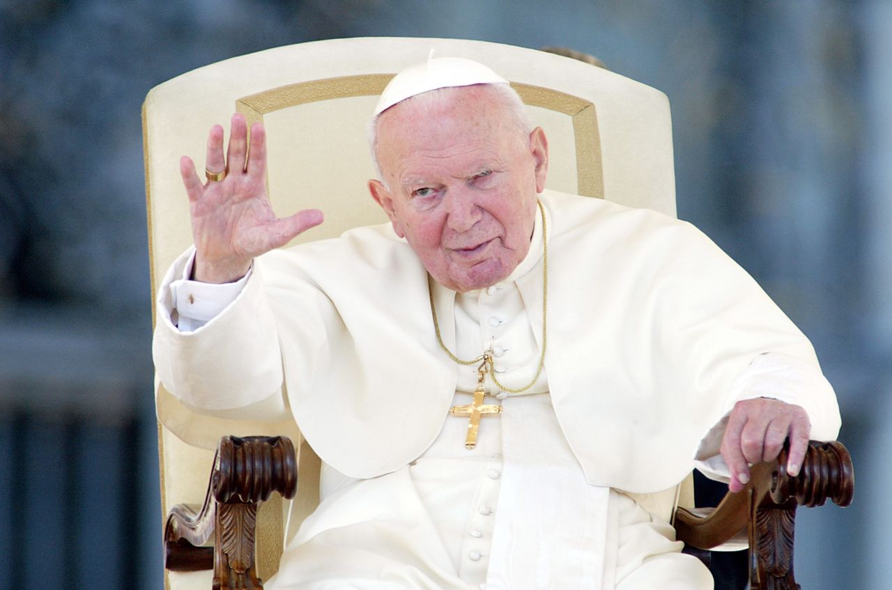 "Kłamstwa na niewiarygodną skalę". Kryminalna historia Kościoła. Autorzy zabierają głos ws. książki
