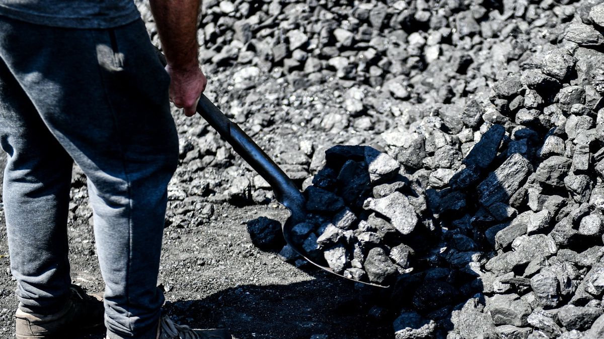 Rząd nie ma zamiaru wprowadzać korekt ws. kryterium dochodowego przy dopłatach do węgla