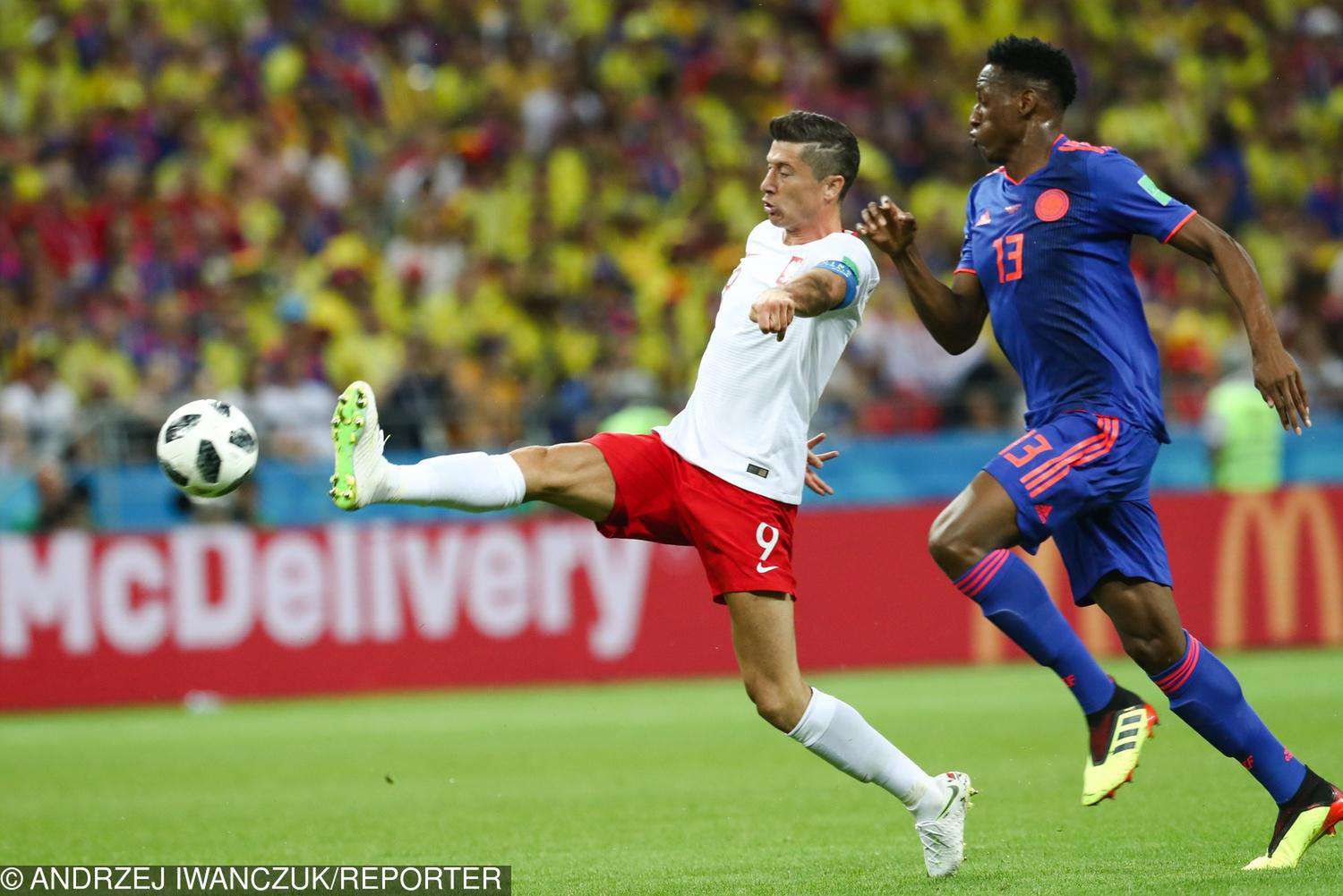 Mecz Polska-Kolumbia: Robert Lewandowski i Yerry Mina