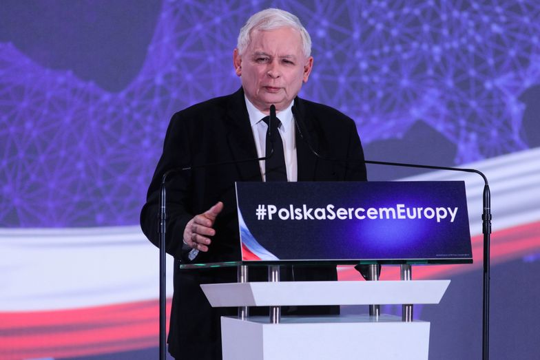 Jarosław Kaczyński w Białymstoku przekonywał, że wyśmiewany program dopłat do krów to ogromna szansa.