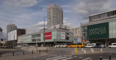 Atrium przejmuje legendarne domy handlowe. Za Warsa, Sawę i Juniora spółka zapłaciła 301,5 mln euro