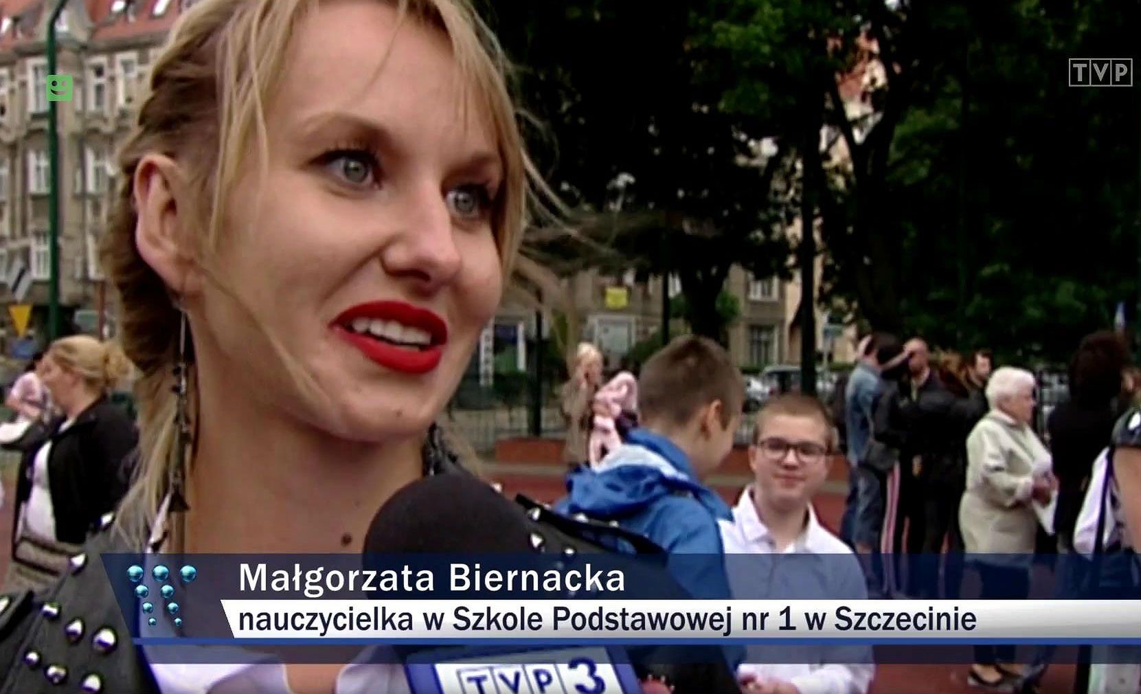 "Wiadomości" TVP znalazły szczęśliwą nauczycielkę. Okazało się, że był to materiał z archiwum