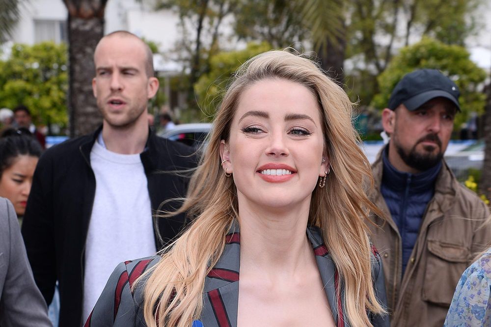 Festiwal Filmowy w Cannes 2019. Sukienka Amber Heard spłatała jej figla