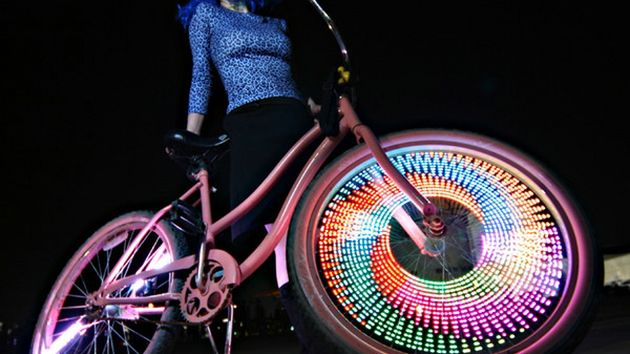 Dzięki diodom LED wyświetlisz wideo na rowerowych szprychach w czasie jazdy (wideo) 1