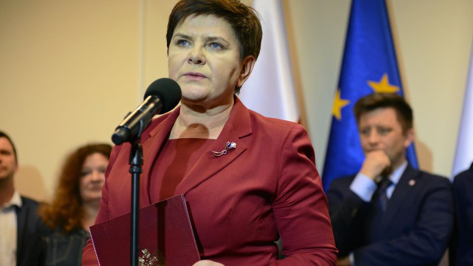 Tuż przed strajkiem nauczycieli wicepremier Beata Szydło informuje o podpisaniu porozumienia z Solidarnością. Mina Michała Dworczyka z KPRM mówi wszystko o sukcesie