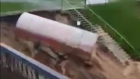 Armagedon na polskim boisku! Dramatyczne sceny przez ulewę [WIDEO]