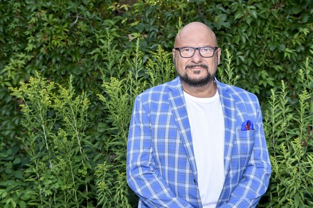 Piotr Gąsowski i Mariusz Szczygieł OBURZENI materiałem TVP i Danutą Holecką: "Dziś nawet ośmiu gwiazdek mi na nich szkoda"