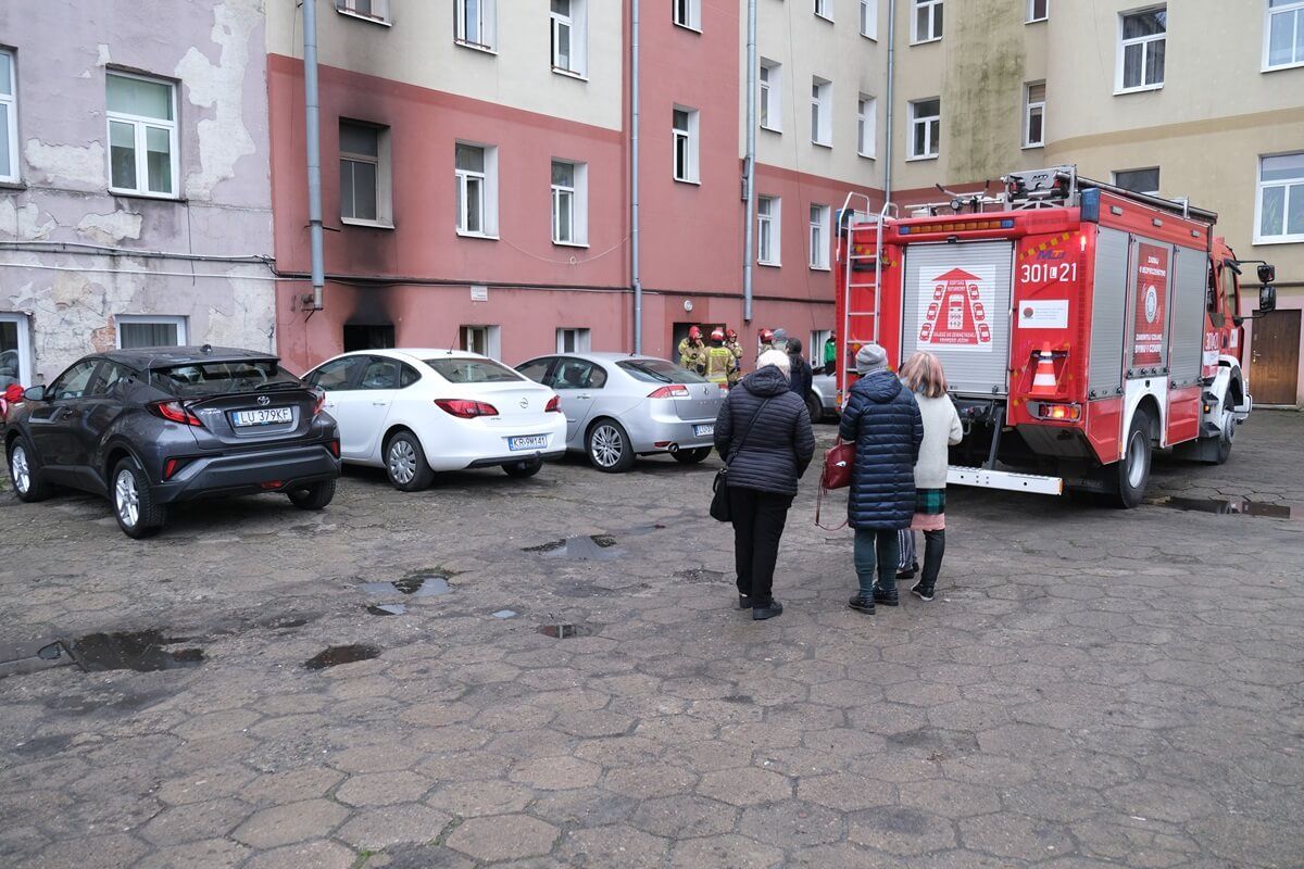Pożar mieszkania w kamienicy przy ul. Kunickiego w Lublinie