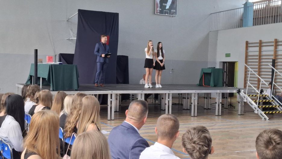 Ósmoklasiści z SP nr 8 po raz ostatni byli w swoich szkolnych murach