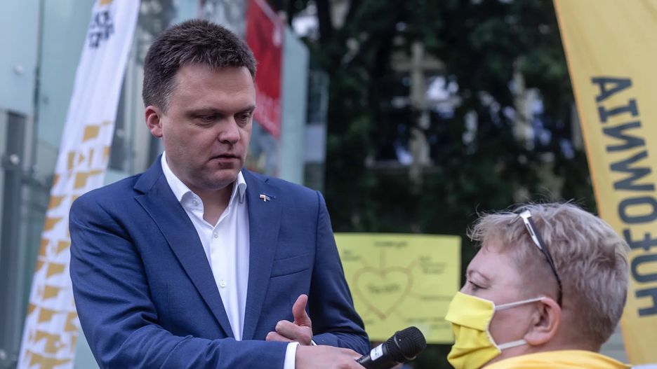 Wybory 2020. Szymon Hołownia największym poszkodowanym zmiany kalendarza wyborczego. 