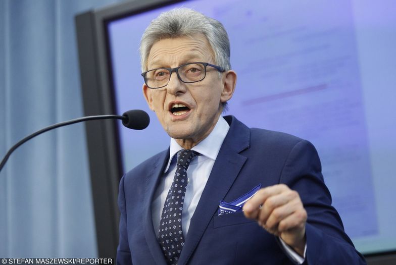 Stanisław Piotrowicz: Nie boję się o emeryturę. Obniżki świadczeń mnie nie dotyczą