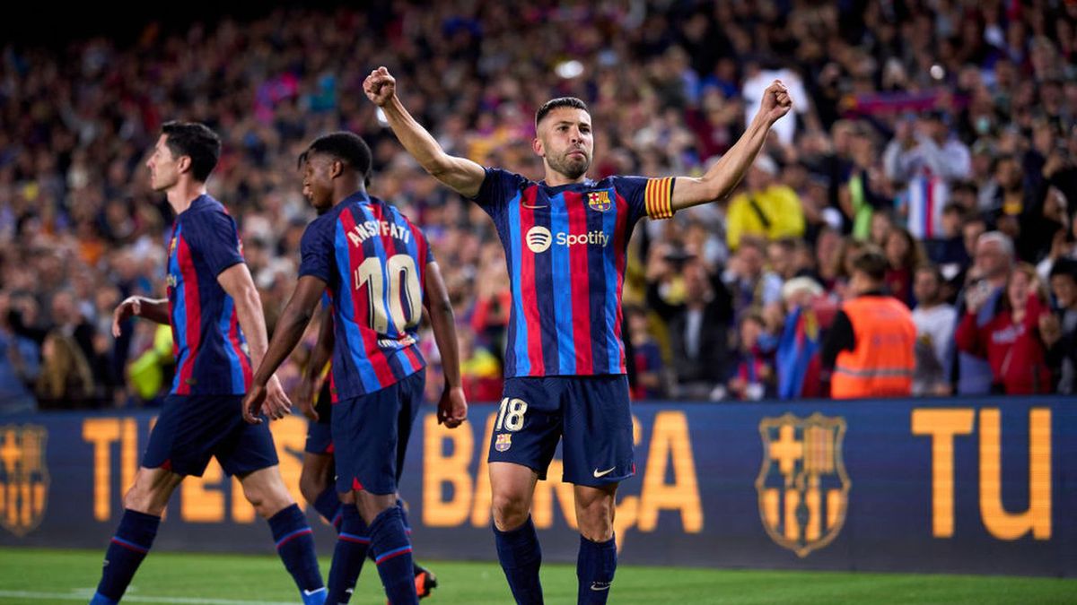 Zdjęcie okładkowe artykułu: Getty Images / Alex Caparros / Na zdjęciu: radość piłkarzy FC Barcelony