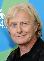 Rutger Hauer strzela z shotguna