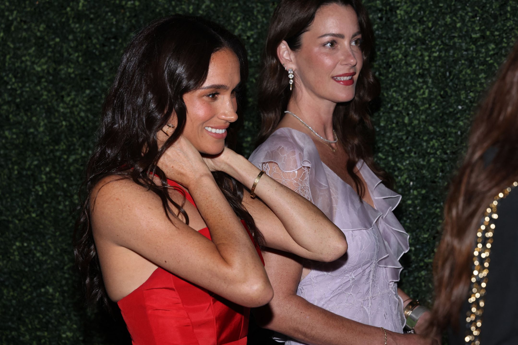 Meghan Markle bryluje samotnie na gali