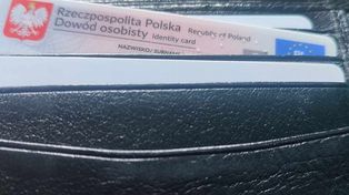 Łódź: Fotografował dokumenty ludzi z pracy i brał sprzęt na ich dane