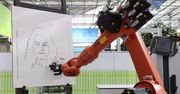 Utalentowany robot z targów CeBIT 2012 [wideo]
