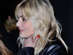 Seksowna Emmanuelle Seigner