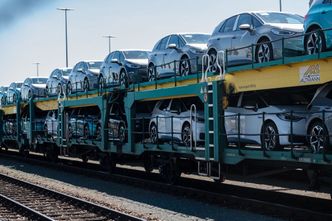 Pandemia szaleje, auta drożeją. "Podwyżka cen jest nieunikniona"