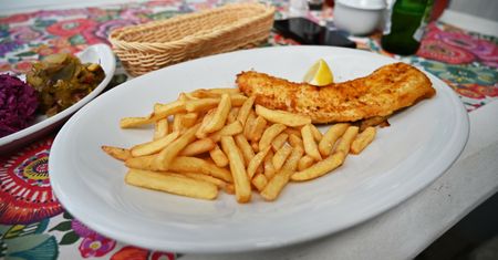 Zamówiła kawałek ryby. Na widok ceny oniemiała
