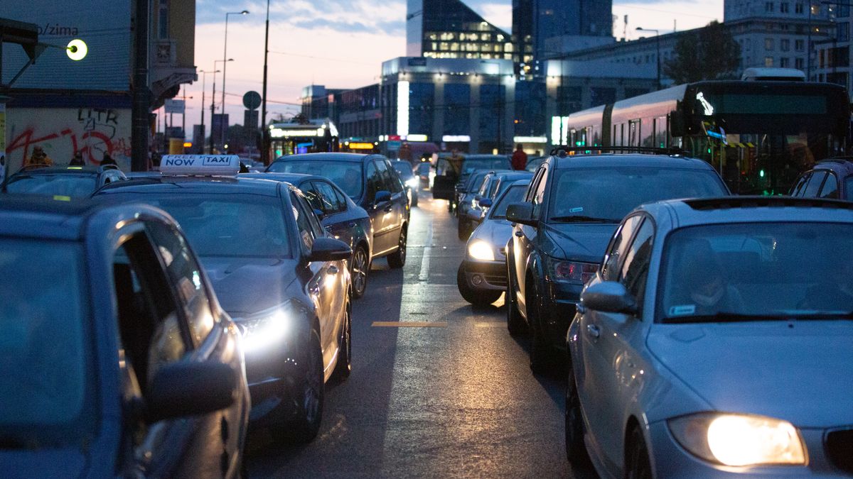 Prawie 40 proc. Polaków jest za obligatoryjnym odbieraniem prawa jazdy za spowodowanie wypadku.