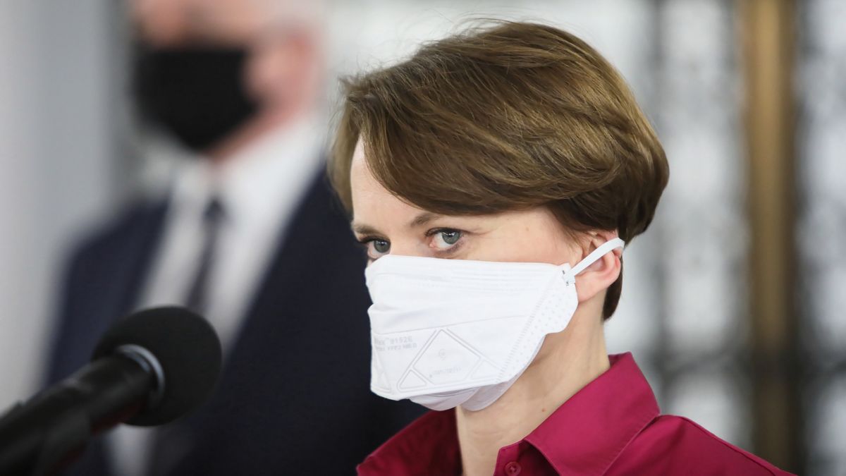 Wicepremier Jadwiga Emilewicz zapowiedziała, że rząd szykuje już kolejny pakiet rozwiązań dla firm.