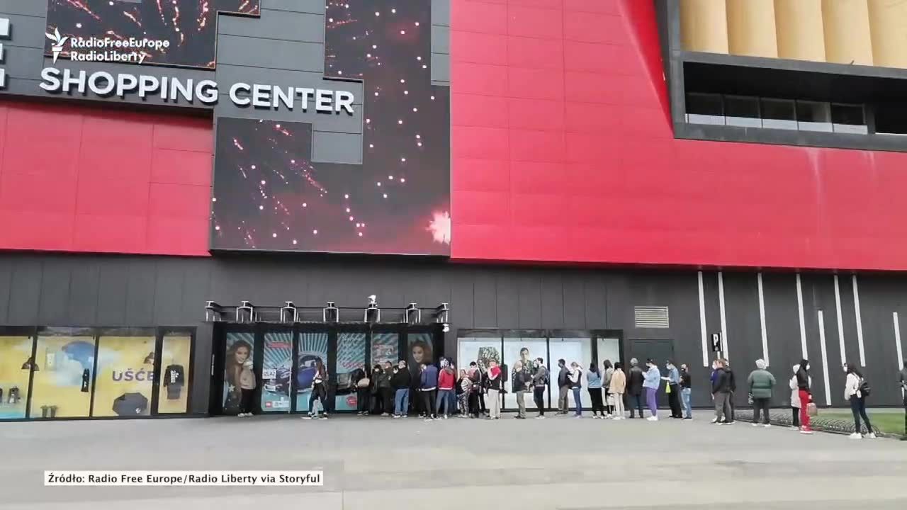 30 dolarów na zakupy za zaszczepienie się. Belgradzkie centrum handlowe zachęca do walki z pandemią.