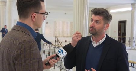 “Trybunał kompromitacyjny”. Obrady Trybunału Konstytucyjnego trwały 37 sekund, było za mało sędziów