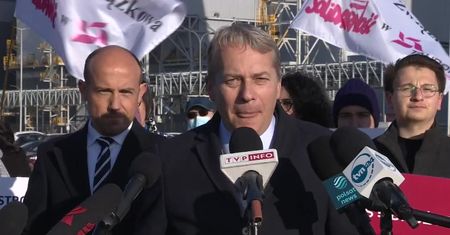 Związkowcy z Solidarności zakłócili konferencję prasową PO. Sprzeczka o odpowiedzialność za wysokie cen prądu