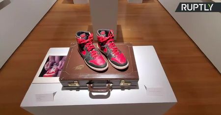 Nawet 100 tysięcy dolarów za buty Michaela Jordana. “Najdroższe są modele, w których grał w ważnych meczach”
