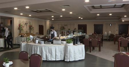 Hotele wróciły do pełnej operacyjności. Otwarte strefy SPA, baseny i restauracje.