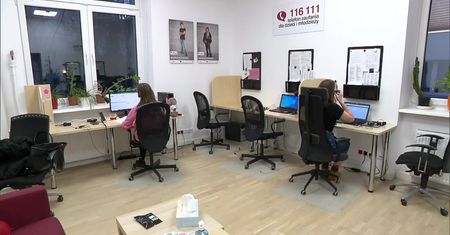 Zebrano blisko 1,5 mln zł na Telefon Zaufania dla dzieci. Wcześniej rząd zdecydował o wstrzymaniu finansowania.