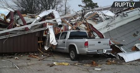 Tragiczny bilans ofiar niszczycielskich tornad w USA. Zginęło około 100 osób.