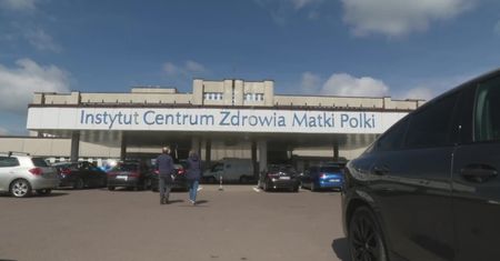 Niemowlę trafiło do szpitala, ma liczne siniaki. Zarzuty dla rodziców
