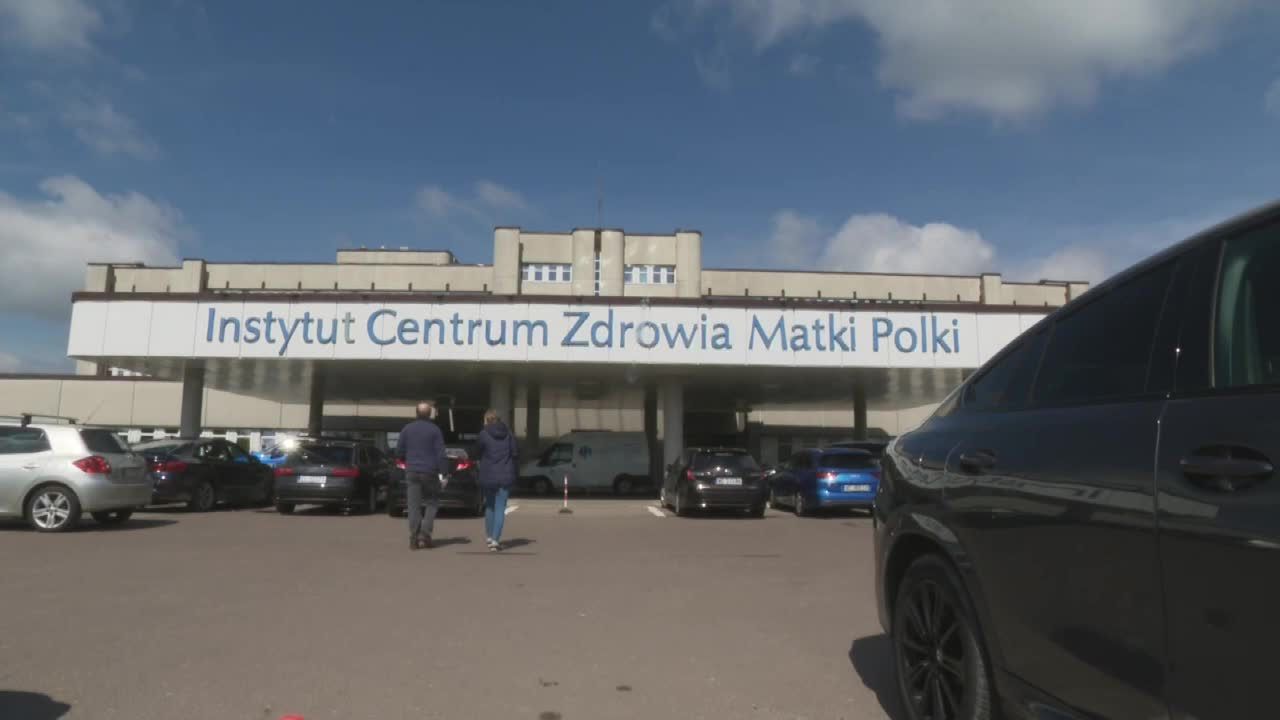 Niemowlę trafiło do szpitala, ma liczne siniaki. Zarzuty dla rodziców