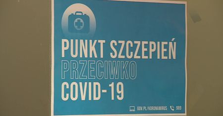 Kilku tysiącom seniorom 70 i 80+ przesunięto terminy szczepień z powodu braku szczepionek