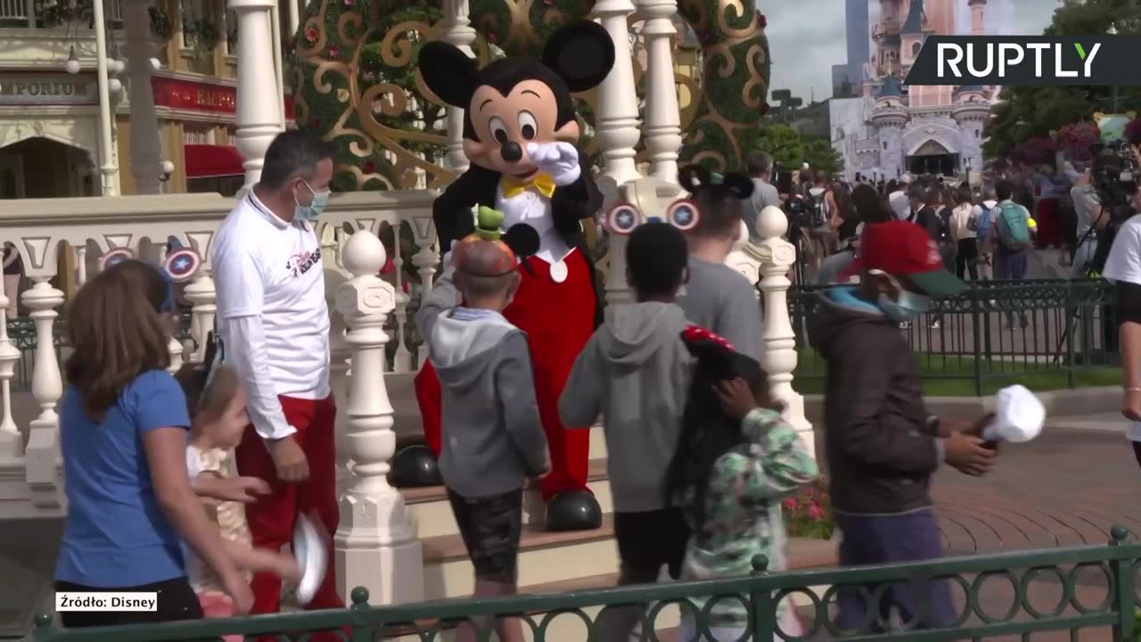 Francuski Disneyland ponownie otwarty. Pozostawał zamknięty przez osiem miesięcy.
