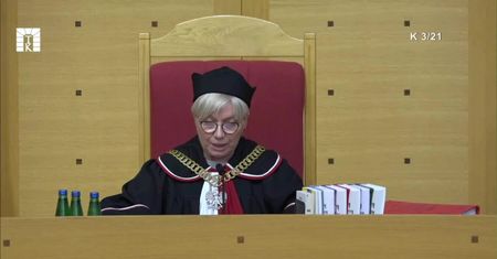 Trybunał Konstytucyjny: Działanie organów Unii Europejskiej poza granicami kompetencji przekazanymi przez Polskę, jest niezgodne Konstytucją.