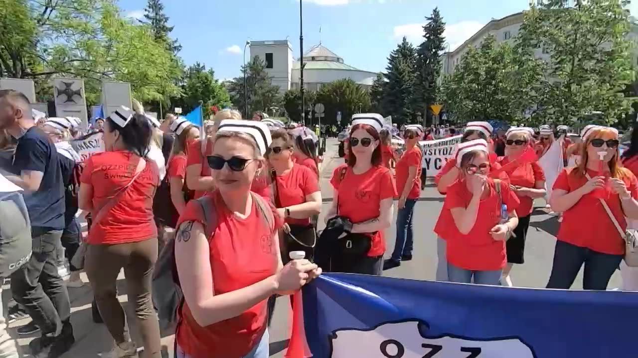 “Stop degradacji, stop dyskryminacji”. Protest pielęgniarek w Warszawie